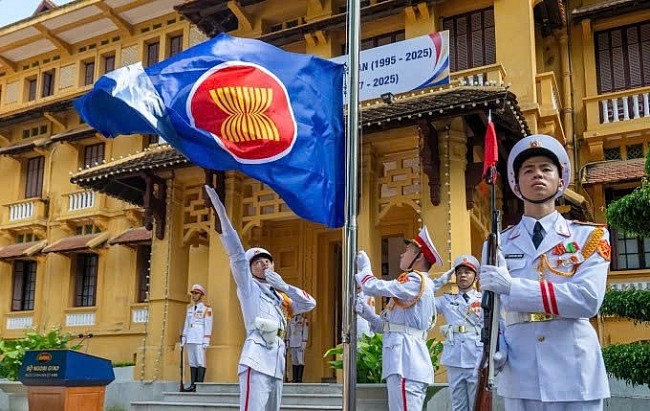 Long trọng Lễ thượng cờ kỷ niệm 58 năm thành lập ASEAN