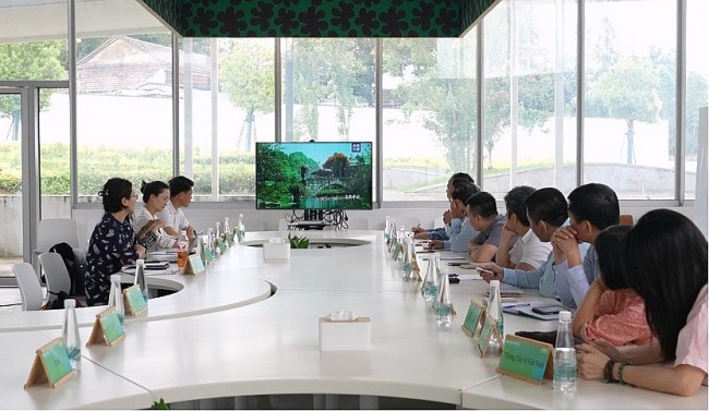 Chuyên gia Trung - Việt cùng khám phá con đường phát triển xanh