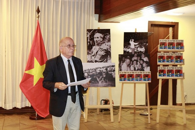 Pedro da Oliveira: Từ giảng đường Sao Paulo tới nhịp cầu gắn kết Việt Nam - Brazil