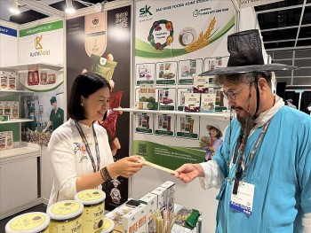 Hàng Việt thu hút khách tại Hội chợ Thực phẩm quốc tế Hong Kong (Trung Quốc)