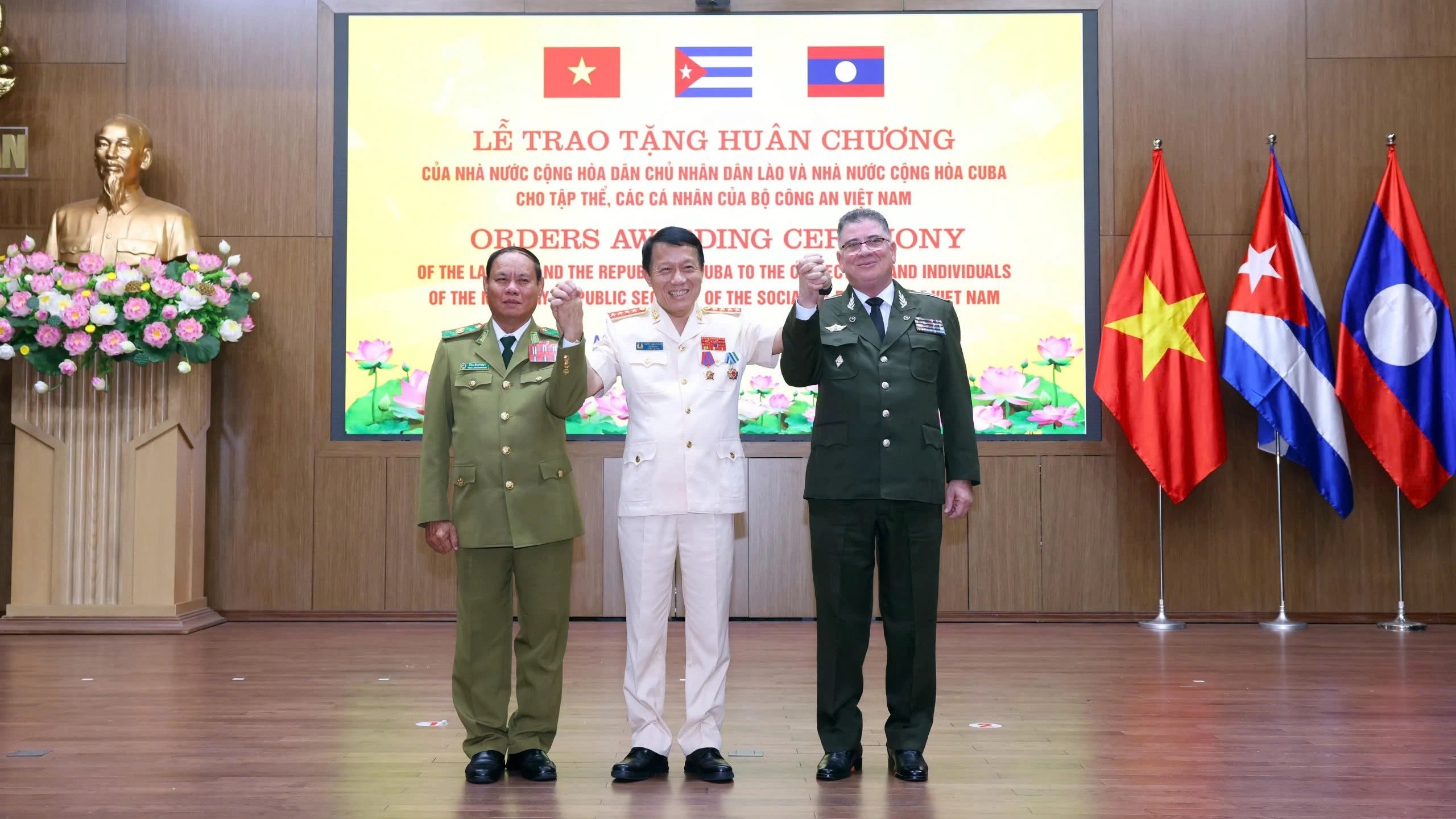 Ghi nhận đóng góp của Công an nhân dân Việt Nam trong quan hệ hữu nghị, hợp tác với Lào và Cuba