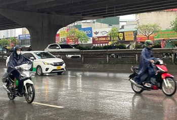 Thời tiết hôm nay (18/8): Áp thấp nhiệt đới gây mưa lớn ở nhiều nơi