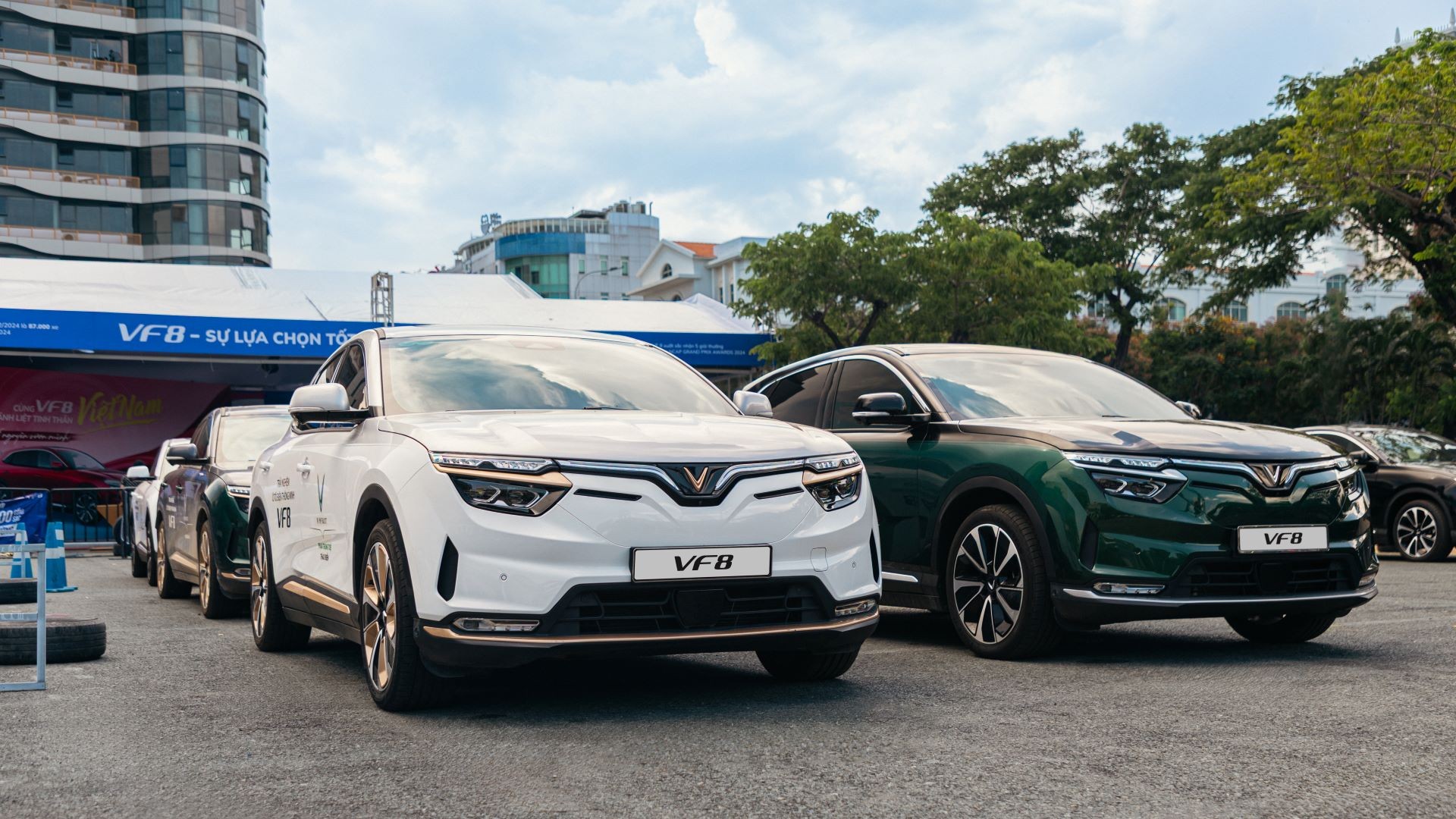 Mang 1 tỷ đồng đi mua SUV, khách hàng khẳng định: “VF 8 là chiếc xe thông minh nhất về tài chính”
