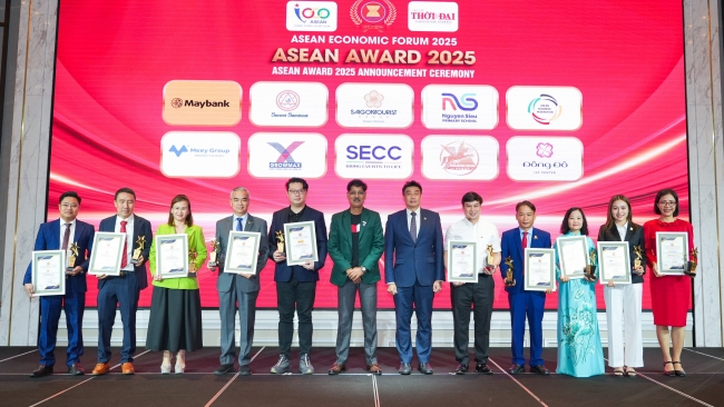 Đông Đô IVF Center lọt “Top 10 Thương hiệu nổi tiếng ASEAN 2025”, khẳng định vị thế y học Việt Nam trên bản đồ Quốc tế