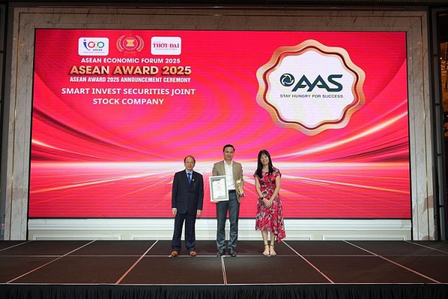 Đổi mới công nghệ & tiên phong ứng dụng AI giúp SMARTINVEST (AAS) xuất sắc giành giải thưởng Doanh nghiệp tiêu biểu ASEAN 2025