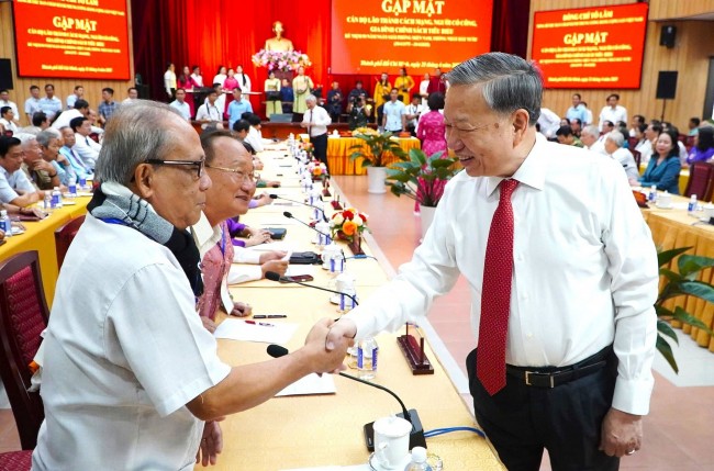 Phát huy tinh thần đoàn kết quân - dân trong Đại thắng mùa Xuân 1975 vào công cuộc xây dựng và bảo vệ Tổ quốc hiện nay