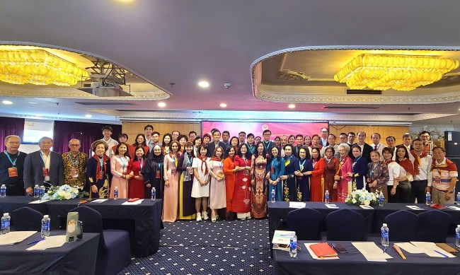 Tập huấn công tác hội đoàn cho 100 kiều bào