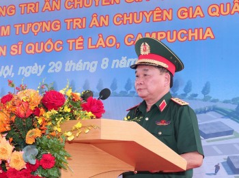 gan bien cac cum tuong tri an chuyen gia quan su nuoc ngoai tai bao tang lich su quan su viet nam