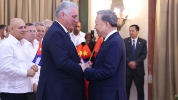 bi thu thu nhat chu tich cuba va phu nhan tham viet nam du ky niem quoc khanh