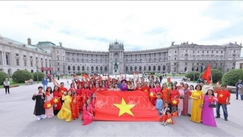 lan toa tinh than yeu nuoc qua su kien viet phuc bo hanh tai chau au