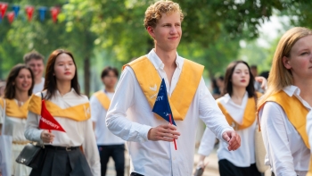 vinuni khai giang khoa 6 ra mat tan hieu truong va dan lanh dao tinh hoa