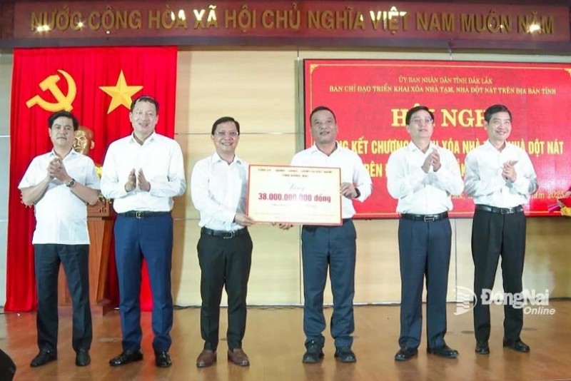 Đồng Nai trao 38 tỷ đồng hỗ trợ Đắk Lắk xây dựng nhà ở cho hộ nghèo, hộ cận nghèo