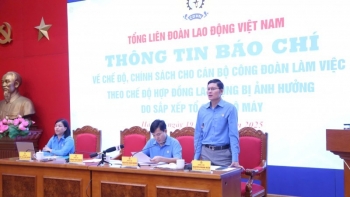 trien khai chinh sach cho 425 can bo cong doan bi anh huong do sap xep bo may