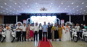 WVI-V hỗ trợ 50 xe máy cho người di cư dễ bị tổn thương tại Quảng Trị