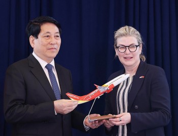 vietjet nhan ban giao tau bay boeing dau tien tai my