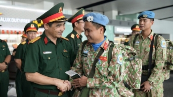 184 can bo nhan vien doi cong binh so 4 len duong lam nhiem vu gin giu hoa binh lien hop quoc