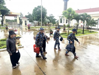 tram ra da hai quan tiep nhan nguoi dan den tranh bao
