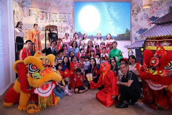Tết Đoàn viên ấm áp tại Osaka (Nhật Bản)