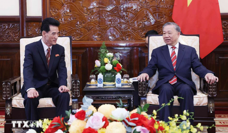 tong bi thu to lam tham trieu tien bieu hien sinh dong nhat cua quan he truyen thong huu nghi viet nam trieu tien