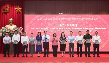 lan toa thong diep khat vong doc lap hoa binh huu nghi qua cac su kien a80