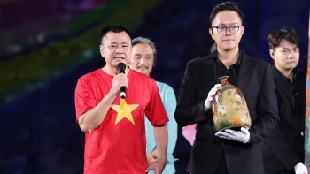 le hoi van hoa the gioi tai ha noi gay quy 25 ty dong ung ho ba con vung lu