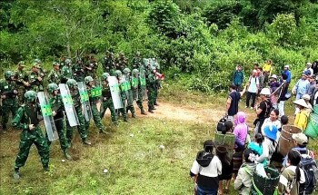 quang tri va xa van na khet dien tap lien hop ngan chan di cu tu do qua bien gioi