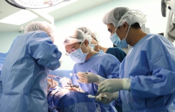 8 gio nghet tho giai thoat nu benh nhan khoi khoi u nen so khong lo tai vi tri cam ky