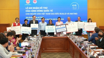cong dong quoc te ho tro viet nam gan 10 trieu usd khac phuc hau qua bao bualoi va matmo