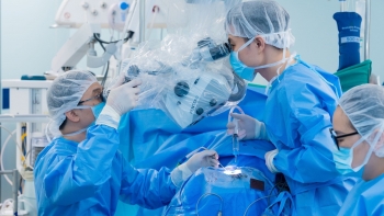 hanh trinh tim lai nu cuoi cho nhung phu nu nhieu nam so soi guong