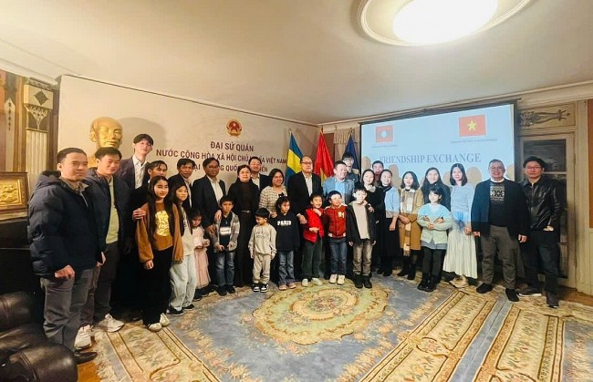 Thắm tình hữu nghị Việt - Lào tại Thụy Điển