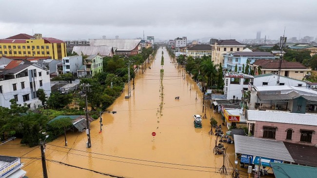 Hỗ trợ khẩn cấp 350 tỷ đồng cho TP Huế, Quảng Trị, Quảng Ngãi khắc phục thiệt hại mưa lũ