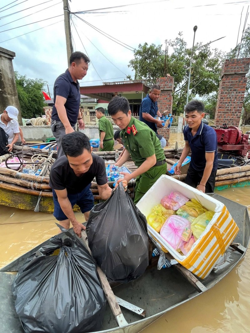 HAI hỗ trợ 400 hộ dân ở Thanh Hoá bị ảnh hưởng nặng nề do bão số 10
