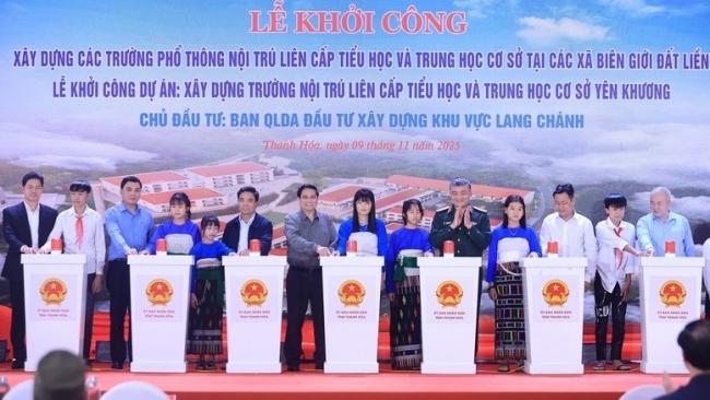 Thủ tướng: Bảo đảm đưa các ngôi trường nội trú mới ở biên giới khai thác hiệu quả