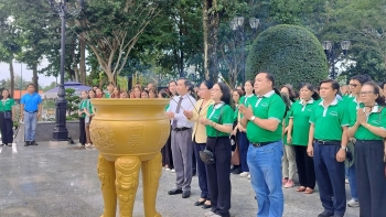 gia dinh viet voi sinh vien lao campuchia gan ket qua hanh trinh tri an va se chia