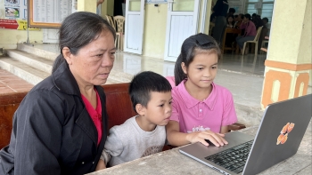 wviv cung cha me bao ve con trong the gioi mang