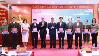 cuon sach gin giu ky uc lich su va tinh doan ket huu nghi dac biet viet nam cuba