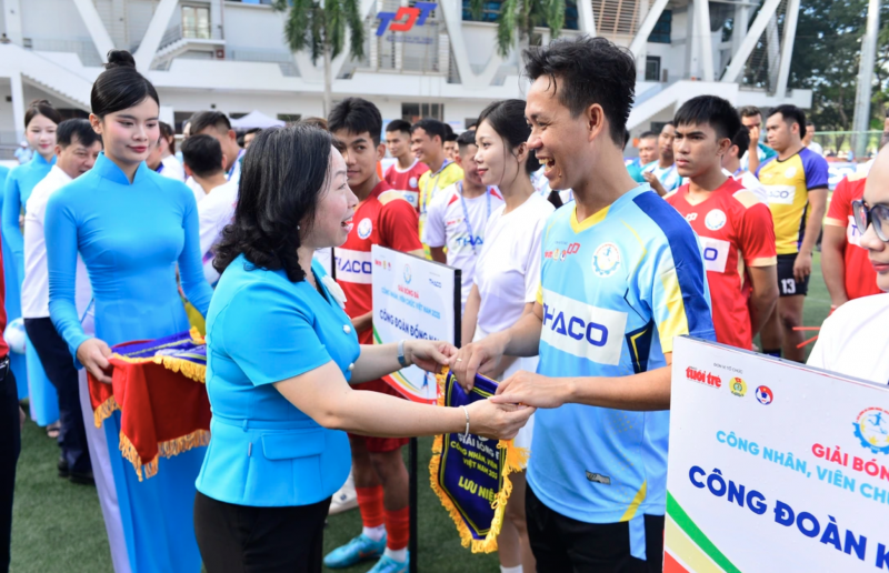 khai mac vong chung ket toan quoc giai bong da cong nhan vien chuc viet nam 2025
