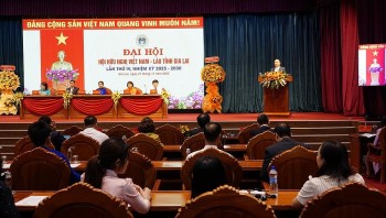 van dong nguon luc ho tro hoc bong hoat dong nhan dao cho sinh vien lao