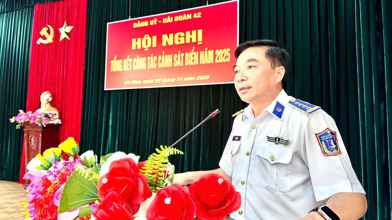 Cảnh sát biển Vùng 4 chống khai thác IUU, nâng cao ý thức ngư dân