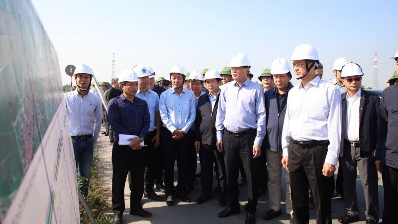 Bí thư Thành ủy Nguyễn Duy Ngọc kiểm tra tiến độ dự án đường Vành đai 4 - Vùng Thủ đô