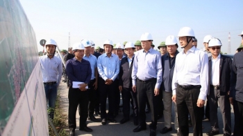 Bí thư Thành ủy Nguyễn Duy Ngọc kiểm tra tiến độ dự án đường Vành đai 4 - Vùng Thủ đô