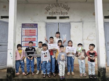 gni tang quan ao cho hon 12000 nguoi dan xa thinh minh tinh phu tho