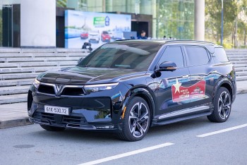 mang xe di phuot leo deo chu xe vinfast vf 9 nhan dinh vot nhu sieu xe khong mau xe xang nao do duoc