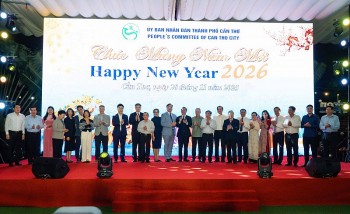 can tho to chuc hop mat mung nam moi 2026 voi ban be va doi tac quoc te