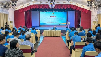 hoi nghi gop y van kien cong doan can su dot pha ve nha o cho cong nhan