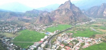 phat huy gia tri gia lang truong ban va nguoi co uy tin o xa bung lao