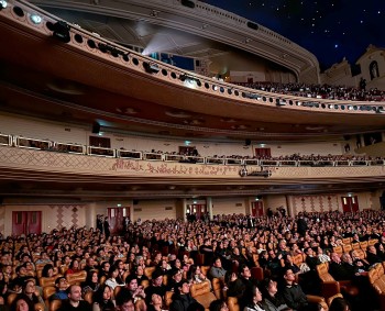 quang ba dien anh viet nam tai phap