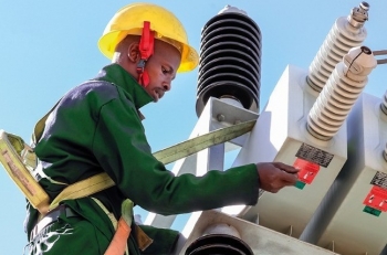 africa finance corporation huy dong duoc so tien ky luc 524 trieu usd tu goi vay tien loi samurai