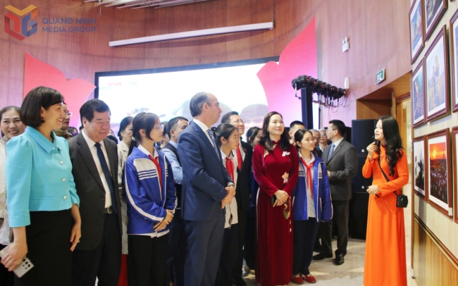 Khai mạc triển lãm ảnh “Kết nối và lan tỏa tình hữu nghị Việt Nam - Cuba”