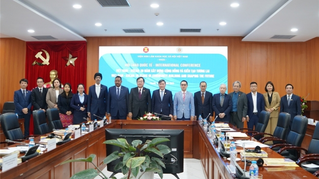 Việt Nam - ASEAN: 30 năm xây dựng cộng đồng và kiến tạo tương lai